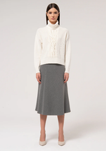 Carregar imagem no visualizador da galeria, Camisola de Gola