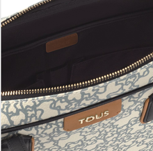 Carregar imagem no visualizador da galeria, Pasta Kaos Mini bege e preta Tous