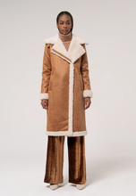 Carregar imagem no visualizador da galeria, Casaco Efeito Pele