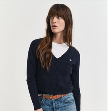 Carregar imagem no visualizador da galeria, Pullover com decote em V em malha entrançada