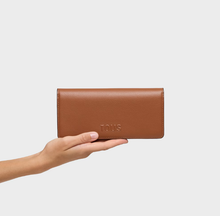 Carregar imagem no visualizador da galeria, Carteira grande camel TOUS Kaos Icon