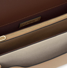 Carregar imagem no visualizador da galeria, Bolsa transversal média Audree Saffiano