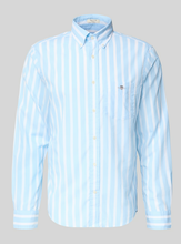 Carregar imagem no visualizador da galeria, Camisa às Riscas Regular Fit