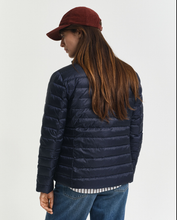 Carregar imagem no visualizador da galeria, Blusão de penugem e penas