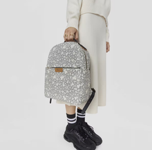 Carregar imagem no visualizador da galeria, Mochila K Mini Beige-Negro Tous