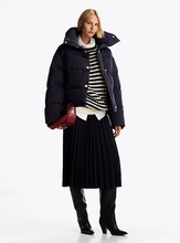 Carregar imagem no visualizador da galeria, Blusão penas Tommy Hilfiger