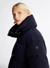 Carregar imagem no visualizador da galeria, Blusão penas Tommy Hilfiger