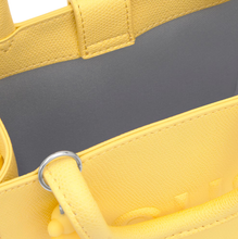 Carregar imagem no visualizador da galeria, Minimala cube amarela TOUS Back to Basics