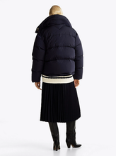 Carregar imagem no visualizador da galeria, Blusão penas Tommy Hilfiger