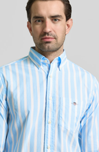 Carregar imagem no visualizador da galeria, Camisa às Riscas Regular Fit