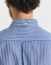 Carregar imagem no visualizador da galeria, Camisa em popeline modelo regular