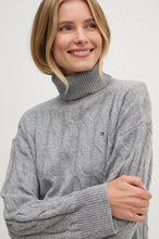 Carregar imagem no visualizador da galeria, Camisola Gola em lã