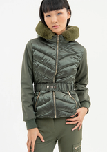 Carregar imagem no visualizador da galeria, Blusão