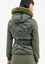 Carregar imagem no visualizador da galeria, Blusão