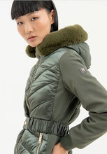 Carregar imagem no visualizador da galeria, Blusão