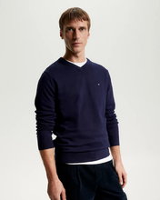 Carregar imagem no visualizador da galeria, Pulover de algodão e cashmere com decote em V