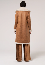 Carregar imagem no visualizador da galeria, Casaco Efeito Pele