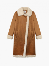 Carregar imagem no visualizador da galeria, Casaco Efeito Pele