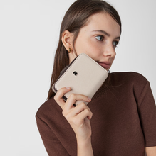 Carregar imagem no visualizador da galeria, Carteira Tous New Dubai