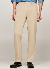 Carregar imagem no visualizador da galeria, Calças straight fit Tommy Hilfiger