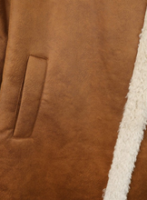 Carregar imagem no visualizador da galeria, Casaco Efeito Pele