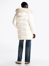 Carregar imagem no visualizador da galeria, Blusão penas Tommy Hilfiger