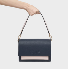 Carregar imagem no visualizador da galeria, Mala de tiracolo média azul e rosa Audree Saffiano