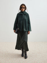 Carregar imagem no visualizador da galeria, Casaco de pelo mangas raglan Decenio