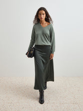 Carregar imagem no visualizador da galeria, Camisola de lã decote em V Decenio