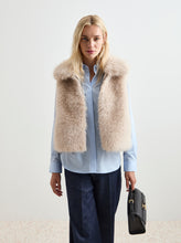 Carregar imagem no visualizador da galeria, Colete em pelo