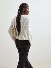 Carregar imagem no visualizador da galeria, Casaco Tricotado com Botões Dourados Decenio