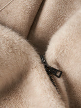 Carregar imagem no visualizador da galeria, Casaco de pelo com capuz
