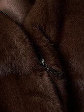 Carregar imagem no visualizador da galeria, Casaco de pelo com capuz