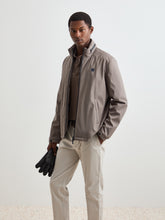 Carregar imagem no visualizador da galeria, Blusão com capuz oculto Decenio