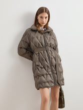 Carregar imagem no visualizador da galeria, Blusão acolchoado com cinto Decenio