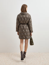 Carregar imagem no visualizador da galeria, Blusão acolchoado com cinto Decenio