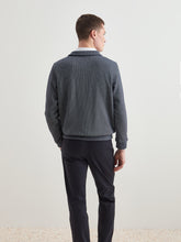 Carregar imagem no visualizador da galeria, Camisola de fecho com Carcela Decenio