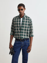 Carregar imagem no visualizador da galeria, Camisa Regular Fit aos Quadrados Decenio