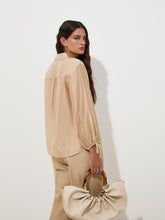 Carregar imagem no visualizador da galeria, Blusa com bordado floral