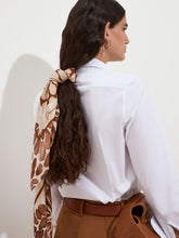 Carregar imagem no visualizador da galeria, Lenço quadrado em seda com estampado floral