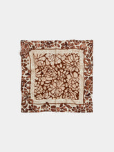 Carregar imagem no visualizador da galeria, Lenço quadrado em seda com estampado floral