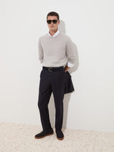 Carregar imagem no visualizador da galeria, Calças regular fit em lã
