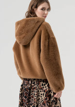 Carregar imagem no visualizador da galeria, Blusão pelo regular fit Fracomina