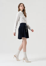 Carregar imagem no visualizador da galeria, Mini saia de malha evasê com efeito plissado Fracomina