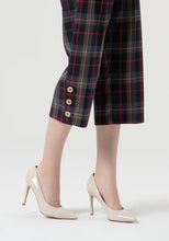 Carregar imagem no visualizador da galeria, Calça cropped em xadrez Fracomina