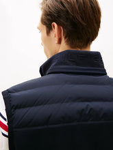 Carregar imagem no visualizador da galeria, Colete acolchoado com capuz Tommy Hilfiger