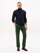 Carregar imagem no visualizador da galeria, Calças chino Denton de sarja com perna reta Tommy Hilfiger