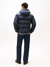 Carregar imagem no visualizador da galeria, Blusão acolchoado com capuz Tommy Hilfiger