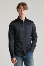 Carregar imagem no visualizador da galeria, Camisa slim fit