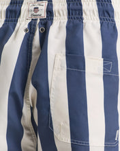 Carregar imagem no visualizador da galeria, Calções de banho regular fit